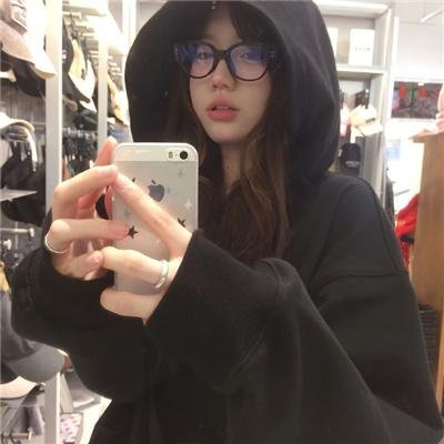 河畔的朔子